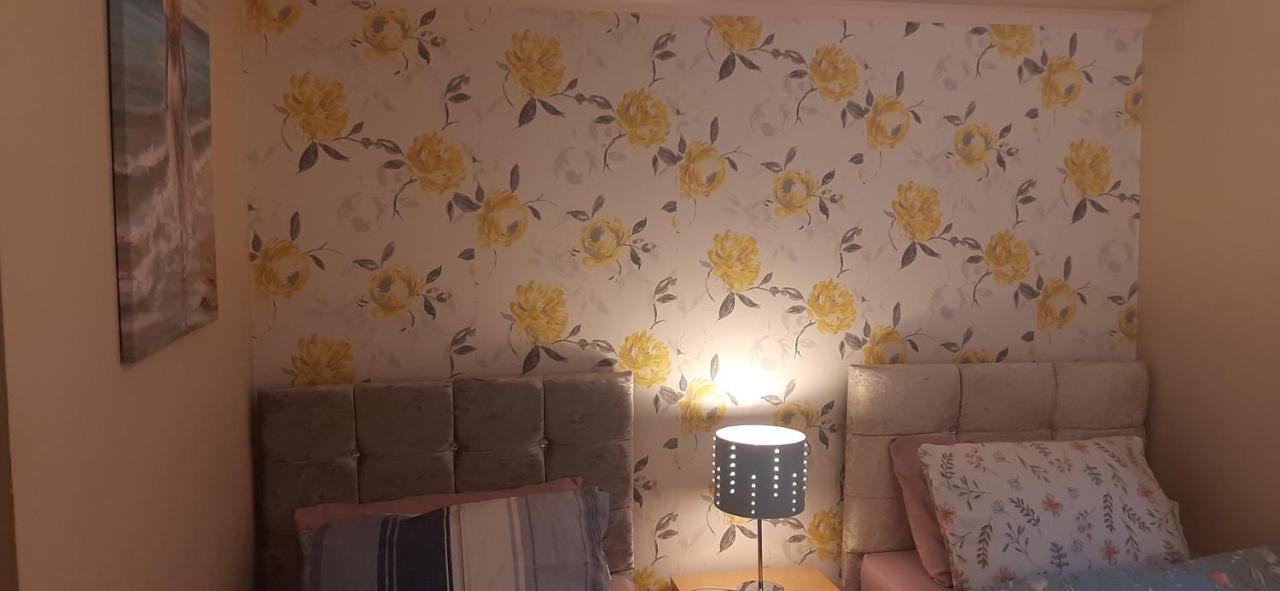 Delightful Home Stay - Double Ensuiteroom. Glasgow Esterno foto
